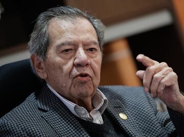 Sobre conflicto Rusia-Ucrania, Muñoz Ledo cita refrán: “Cuando las barbas de tu vecino veas cortar...”