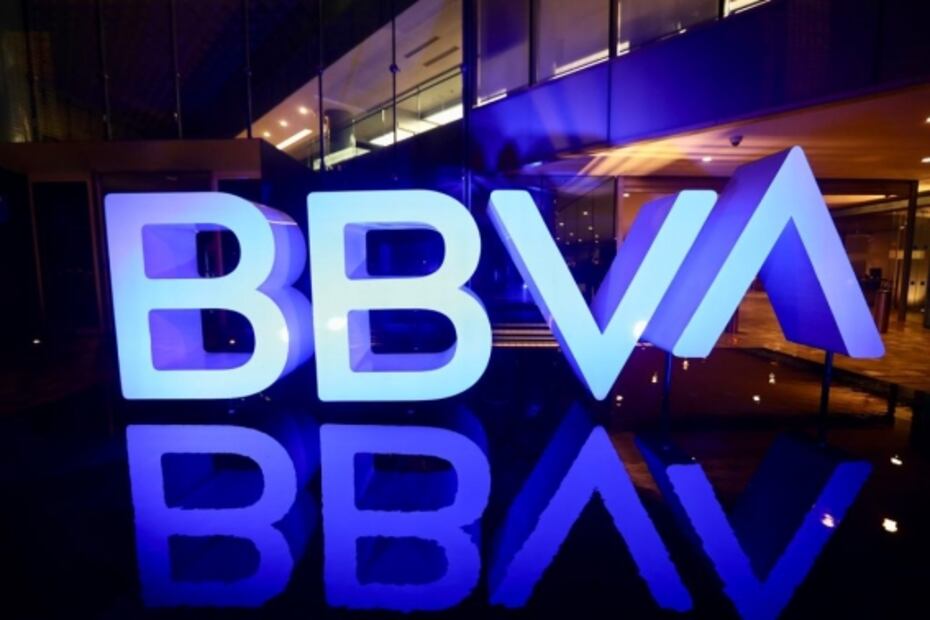 Estrenan nueva imagen en Torre BBVA de México