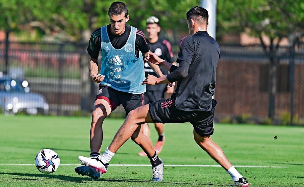 La formación futbolística del hijo del "Loco" se dio en tierra charrúa. Foto: IMAGO7