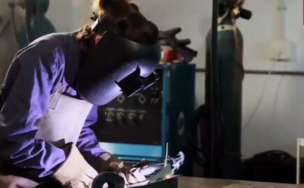 Gobierno de CDMX lanza convocatoria para capacitar y certificar a soldadores que puedan trabajar en obras como la Línea 12