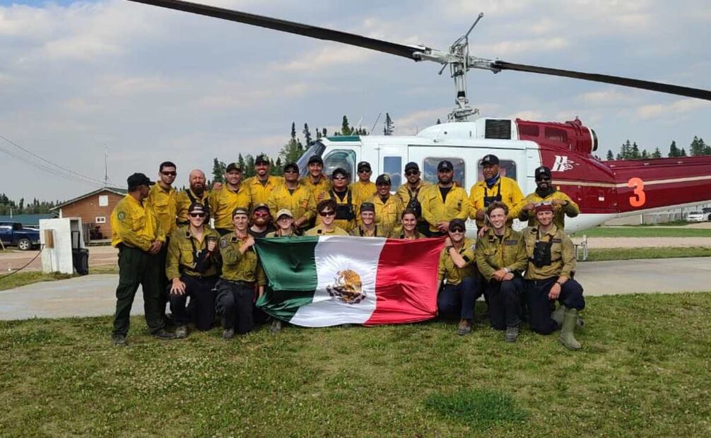 Brigadas mexicanas combaten incendios forestales en la provincia de Manitoba, Canadá. Foto: Conafor