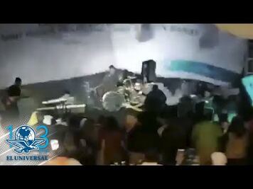Tsunami sorprende a asistentes a un concierto en Indonesia