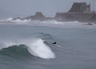 Extreman precauciones en Los Cabos por tormenta "Javier"