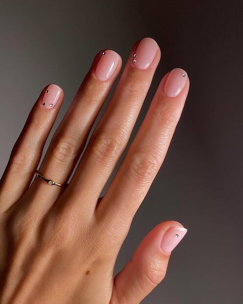 Los tonos rosa muy suaves son de los favoritos para estilos minimalistas. Foto: Instagram @matejanova