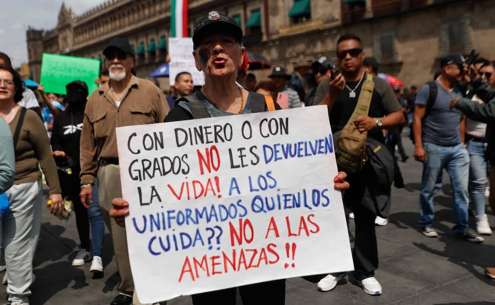 Manifestantes piden mejores condiciones de seguridad para elementos policiales (06/10/2025). Foto: Osmar Alvarado / EL UNIVERSAL