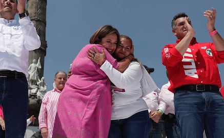 Ceci Flores, madre buscadora, acompaña a Xóchitl Gálvez a recibir constancia; "todo el apoyo para usted"