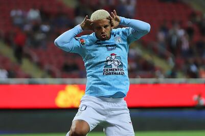 Sancionan a Edwin Cardona por su festejo ante Chivas