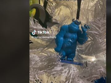 TikTok: Madre convierte juguetes viejos de sus hijos en adornos para árbol de Navidad