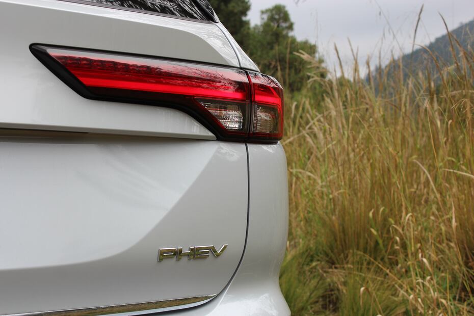 Mitsubishi Outlander PHEV Diamond
