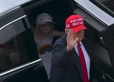 Trump disfruta el Daytona 500 en compañía de su nieta