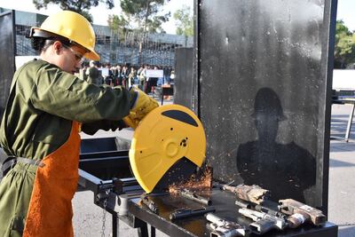 Destruye Sedena más de 20 mil armas decomisadas a la delincuencia