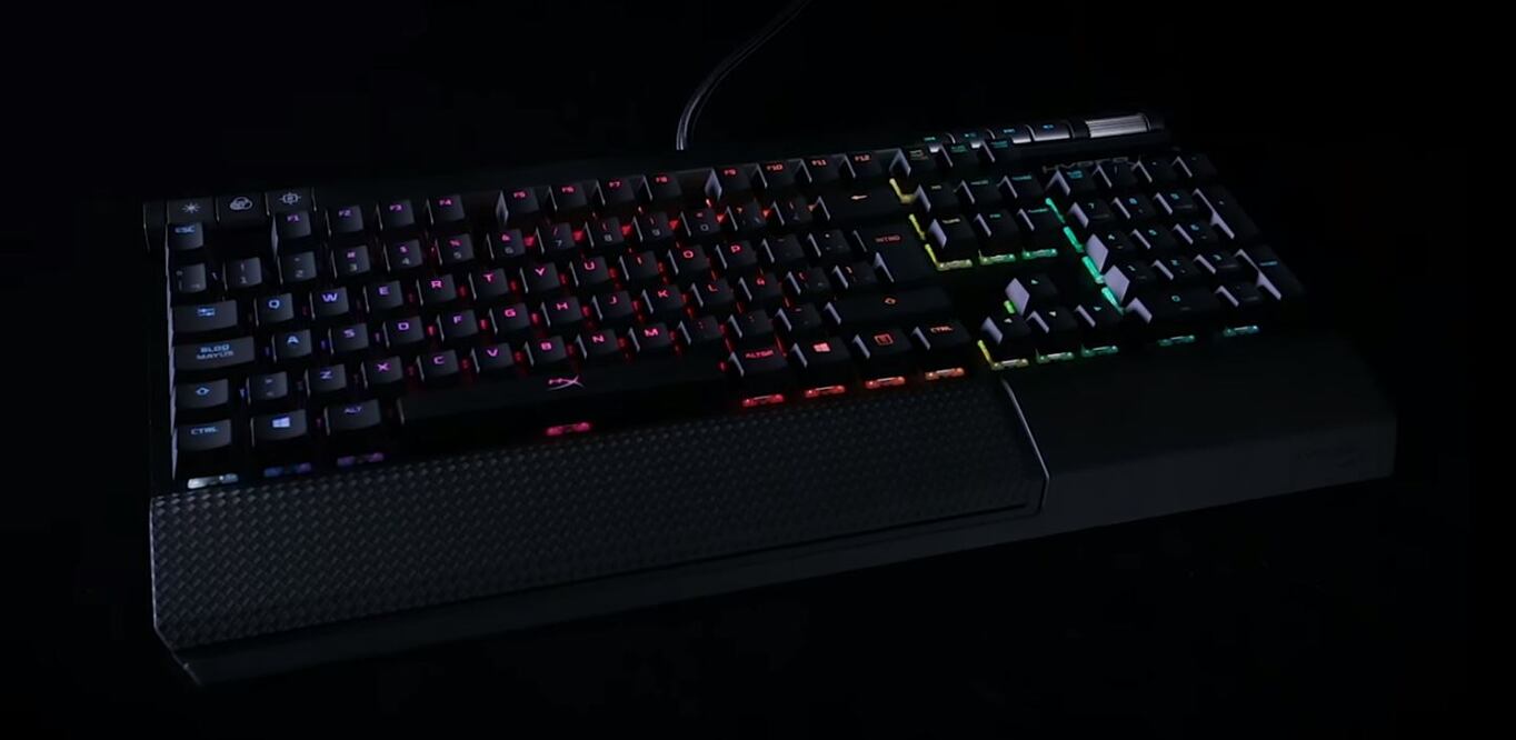 El nuevo teclado mecánico Alloy Elite RGB ofrece personalización completa de color