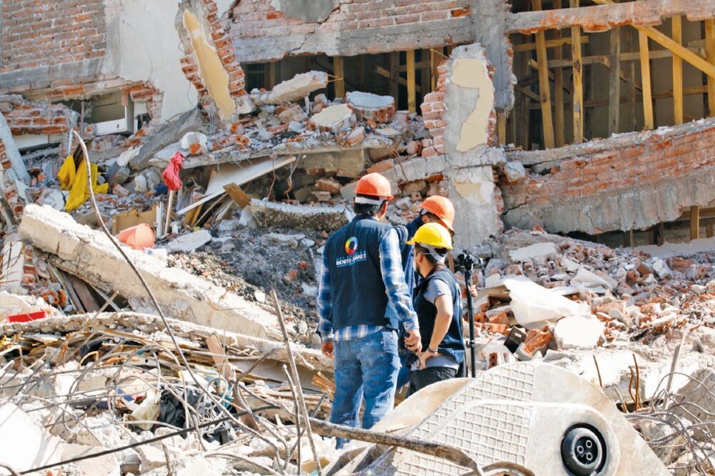 De acuerdo con la Secretaría de Obras y Servicios, en la Ciudad de México hay 14 inmuebles en los que los trabajos de demolición se encuentran en proceso (NOTIMEX)