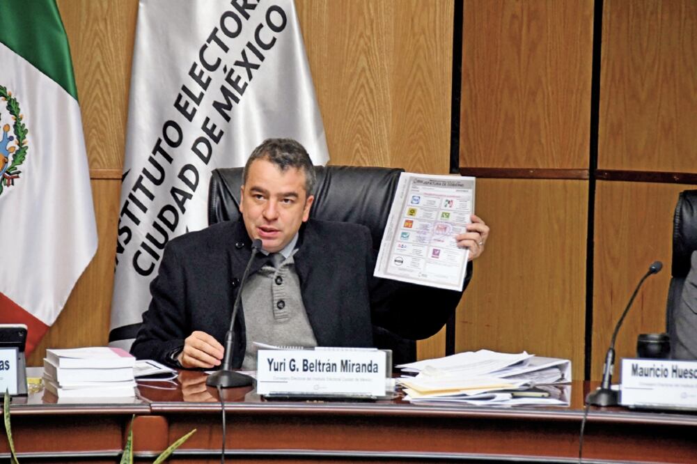 Yuri Gabriel Beltrán Miranda, consejero electoral, aseguró que las boletas tienen los más altos estándares de seguridad (IECM)