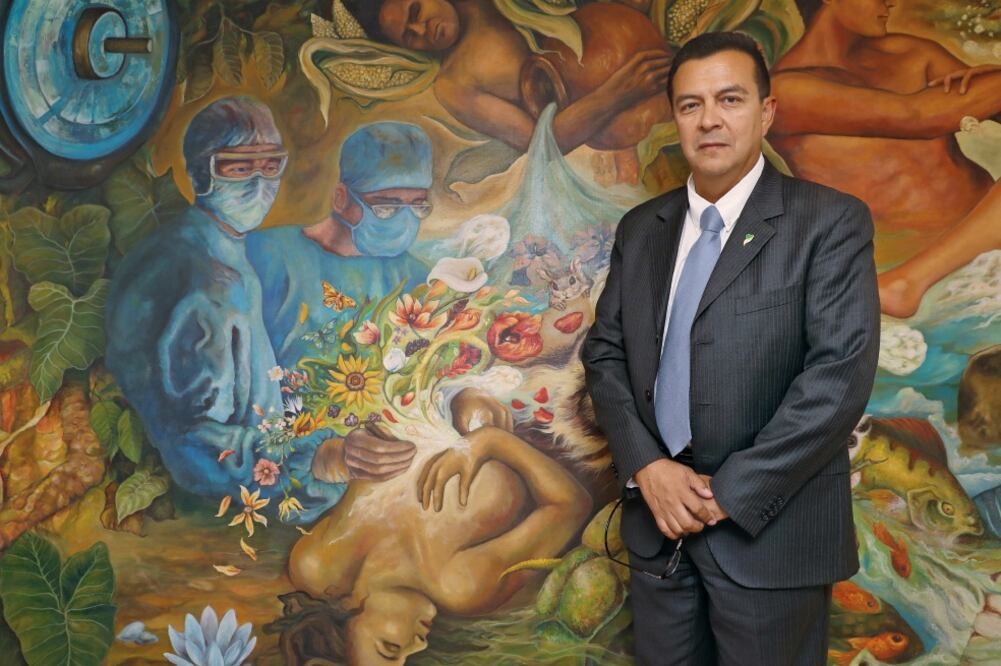 José Aburto, director del Centro Nacional de Trasplantes, dice que el mensaje que deja la agresión en el Colegio Americano del Noreste es que todos podemos ser donadores de órganos (JUAN CARLOS REYES)