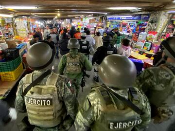 FOTOS: Ejército y GN realizan operativo contra el robo y la extorsión en la Central de Abasto