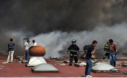 Three injured in fire in Tlalnepantla