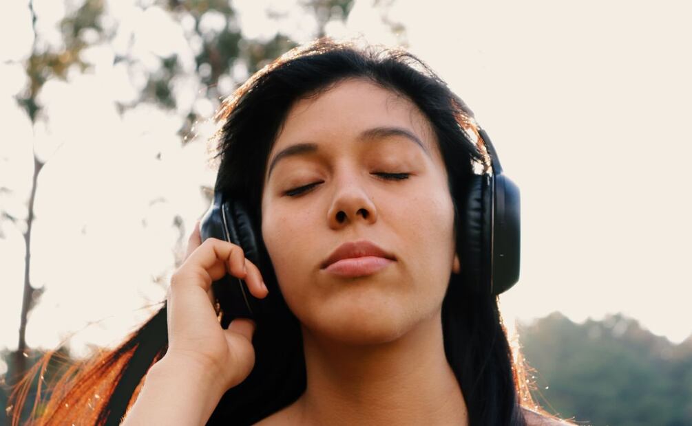 Escuchar música. Foto: Unsplash