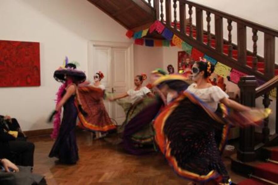 Day of the Dead around the world 