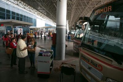 Reanudan servicio en 8 líneas de autobuses en Michoacán