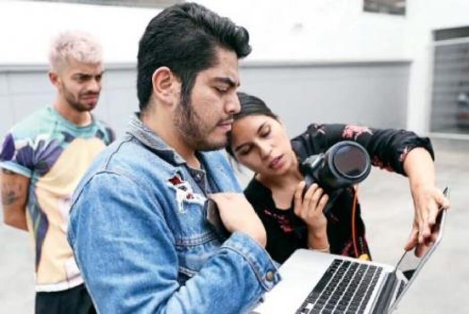 Fashion stylist. El artista detrás de los medios