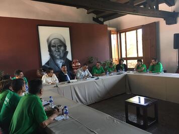 Burócratas y gobierno llegan a acuerdos en Michoacán
