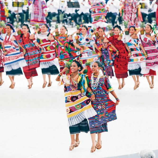 A la Guelaguetza le asignaron 9 millones. ARCHIVO EL UNIVERSAL