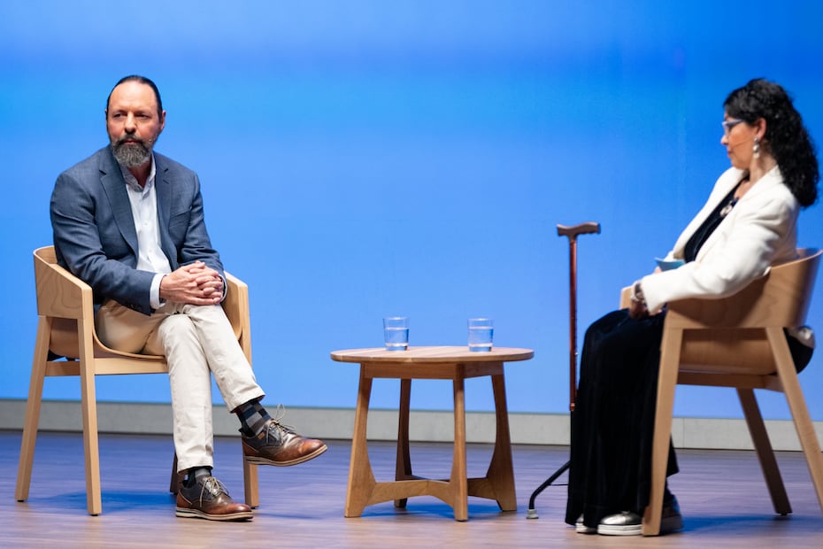Hugo Nájera y Beatriz Martínez hablan sobre el objetivo del programa "Aprendemos juntos". Foto: Hugo Salvador EL UNIVERSAL