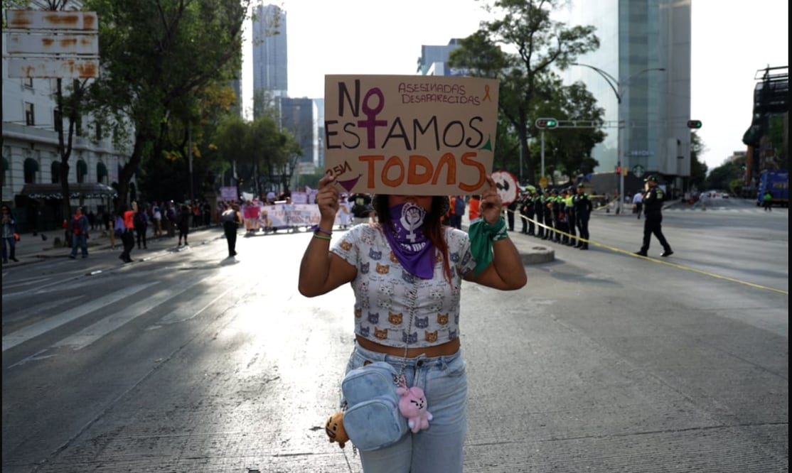 Manifestantes avanzaron por avenida Paseo de la Reforma en el marco del Día Internacional de la Eliminación de la Violencia contra las Mujeres. Foto: Fernanda Rojas /EL UNIVERSAL