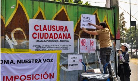FOTOS: Vecinos de Azcapotzalco realizan “clausura ciudadana” en construcción de albergue migrante