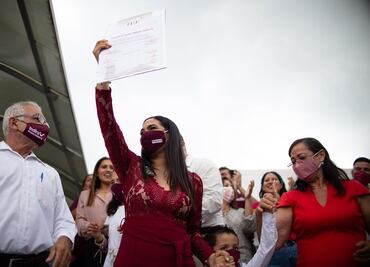 Indira Vizcaíno recibe constancia de mayoría como gobernadora de Colima