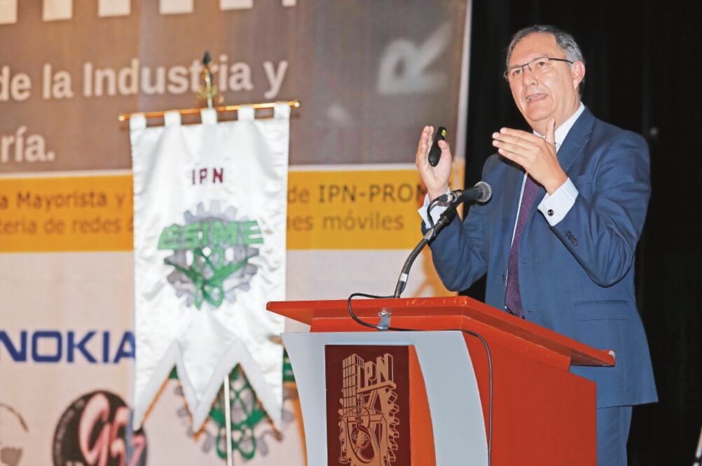 Fernando Borjón, director general del Organismo Promotor de Inversiones en Telecomunicaciones, explicó que para cubrir un área urbana de 100 kilómetros cuadrados la Red Compartida requiere 45 radiobases (IRVIN OLIVARES. EL UNIVERSAL)