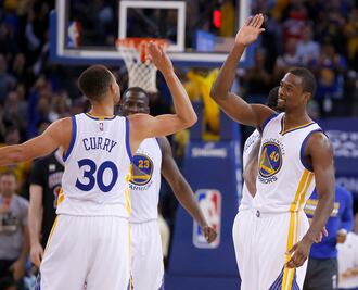 Warriors mantienen su racha