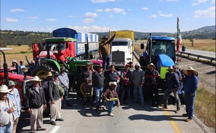 Campesinos liberan carreteras en Tlaxcala tras promesa de diálogo con autoridades federales; mantienen bloqueo de vía férrea en Cuamantzingo
