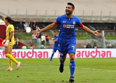 Cruz Azul derrota a Lobos y termina invicto en el Azteca
