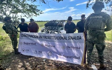 Detienen a 8 hombres con armamento, chalecos tácticos, droga y autos de lujo en Sinaloa