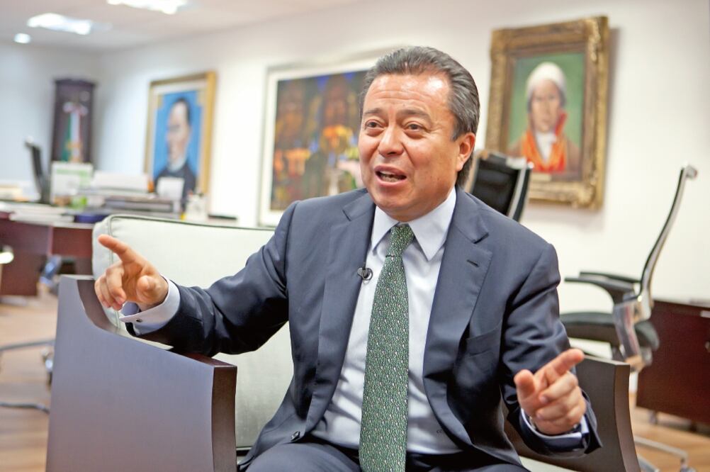 El priísta César Camacho se comprometió con la CNC a impulsar las reformas necesarias en concordancia con el gobierno federal para beneficiar al sector (ARCHIVO EL UNIVERSAL)