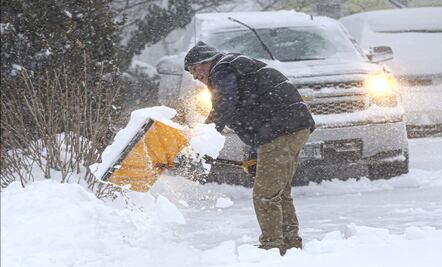 Miles de vuelos cancelados en EU por una tormenta invernal