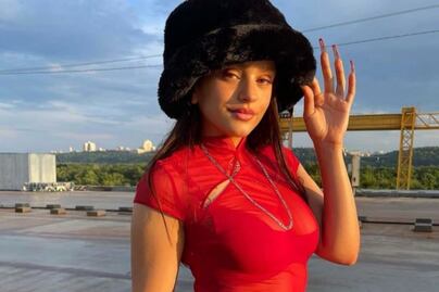 Rosalía sorprende con un cambio de imagen, ahora es pelirroja