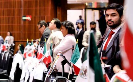 Carlos Aysa, diputado "rebelde" del PRI, se sienta con morenistas en discusión de la reforma eléctrica