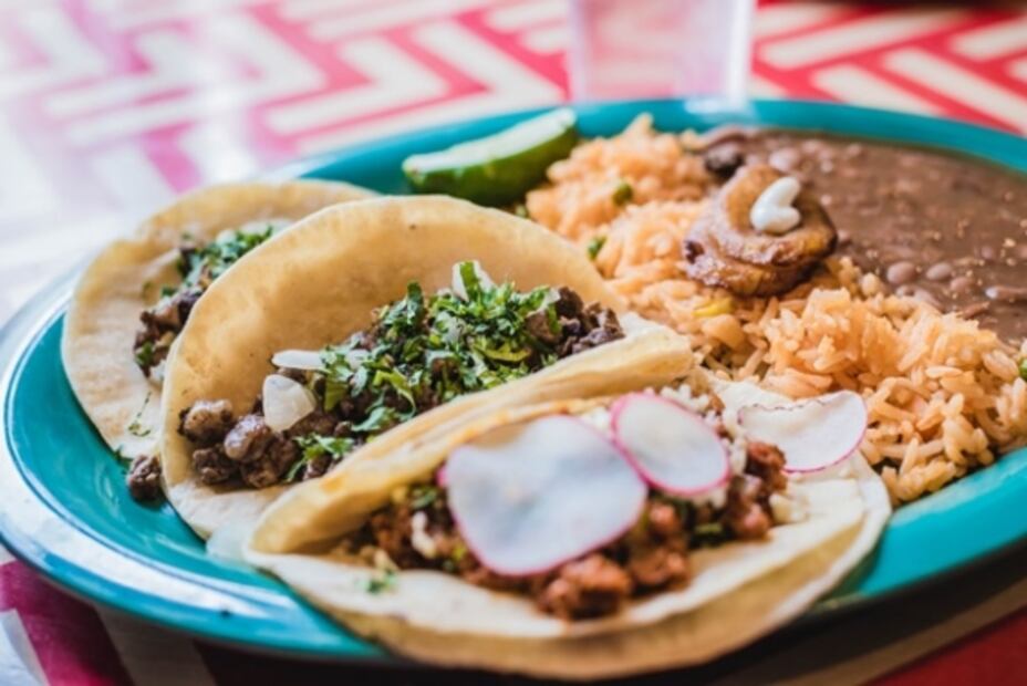 Estas taquerías en CDMX ofrecen servicio a domicilio