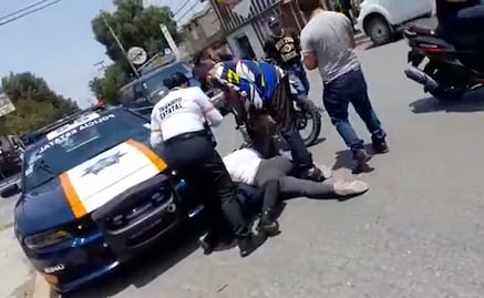 “¡Suéltela por favor": mujer policía es agredida por conductora que cometió una infracción en Edomex 
