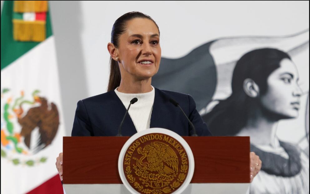 Luego que el director del Infonavit, Octavio Romero, anunció que les darán facilidades a los invasores de viviendas para adquirir los inmuebles, Sheinbaum Pardo aseguró que la propiedad privada está resguardada ya que está en la Constitución, pero justificó que no pueden cerrar los ojos ya que hay cerca de 800 mil casas abandonadas o qué están siendo pagadas, pero no habitadas. Foto: Carlos Mejía /EL UNIVERSAL