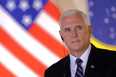 "Si no pueden migrar legalmente, no vengan", dice Pence al iniciar gira por Latinoamérica