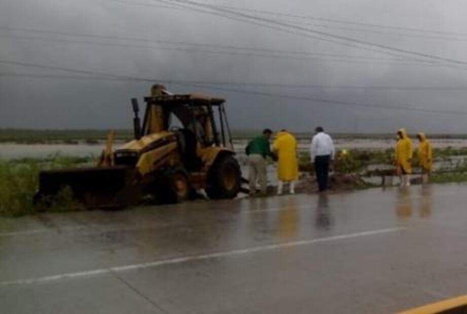 Lluvias en Sinaloa ocasionan inundaciones y accidentes, reportan