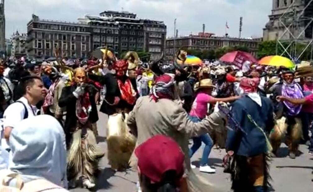 Mitin por aniversario de la Expropiación Petrolera en el Zócalo de la CDMX, minuto a minuto