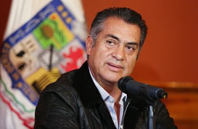 Llama “El Bronco” a padres a no ser alcahuetes de sus hijos