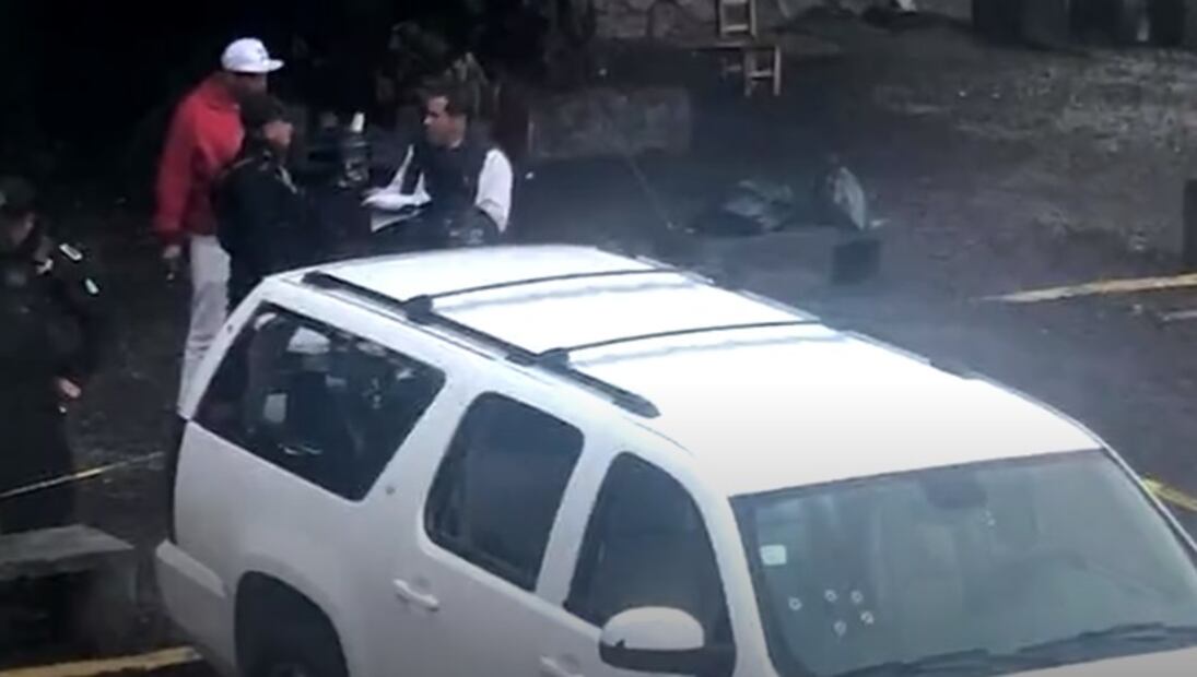 En los videos se muestran las marcas de los disparos que recibió el equipo, en su mayoría del lado del copiloto. Foto: Facebook: @Río Blanco, Ver