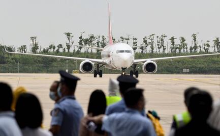 Primer vuelo internacional llega a Wuhan, epicentro del coronavirus