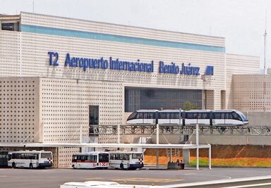 Senado deja pendiente regulación de sobreventa de vuelos por falta de quórum 